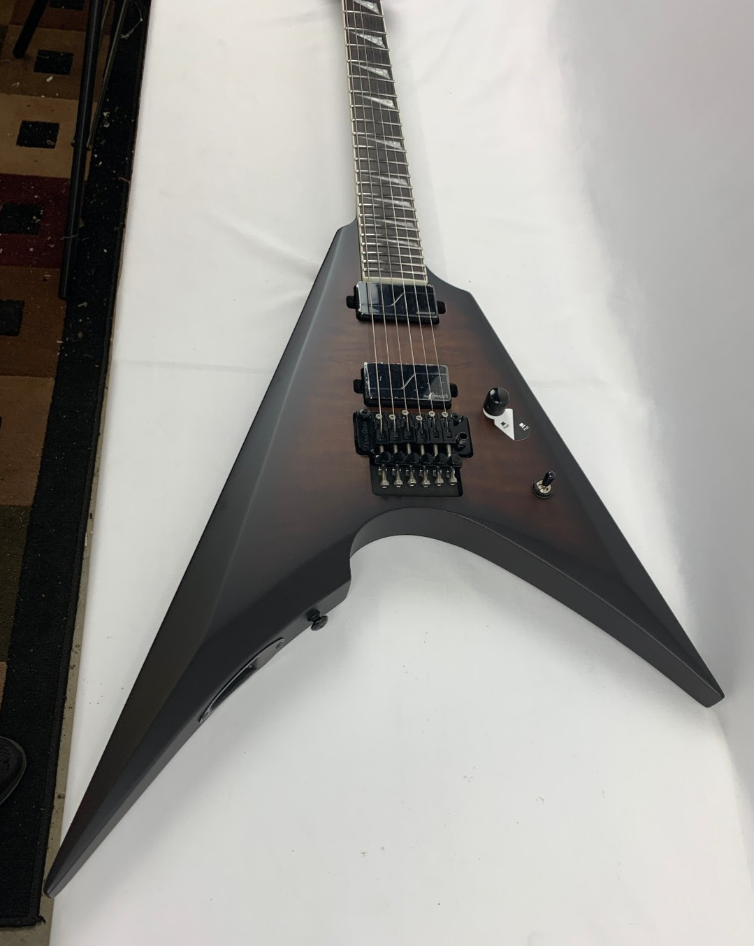 ESP LTD Arrow-1000 Guitar Quilted Maple Dark Brown Sunburst Satin B-STOCK