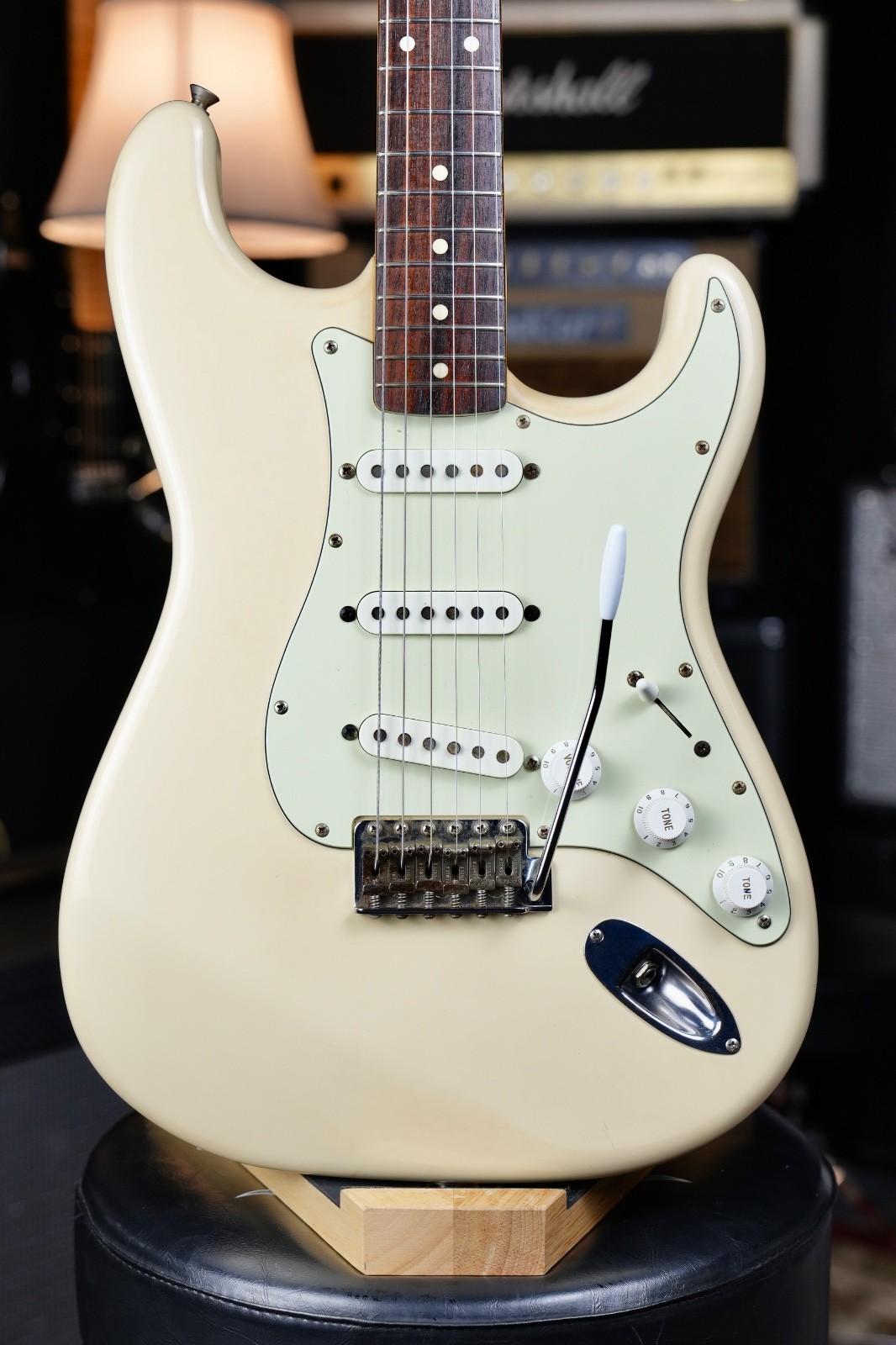 1999-2002 Fender Japan ST-62, ’62 Reissue Stratocaster, CIJ – Vintage White