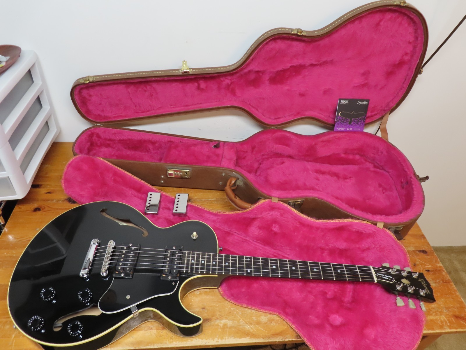 Vintage 1988 Gibson Howard Roberts Fusion Model Guitar Semi-Hollow body OHSC 2HB