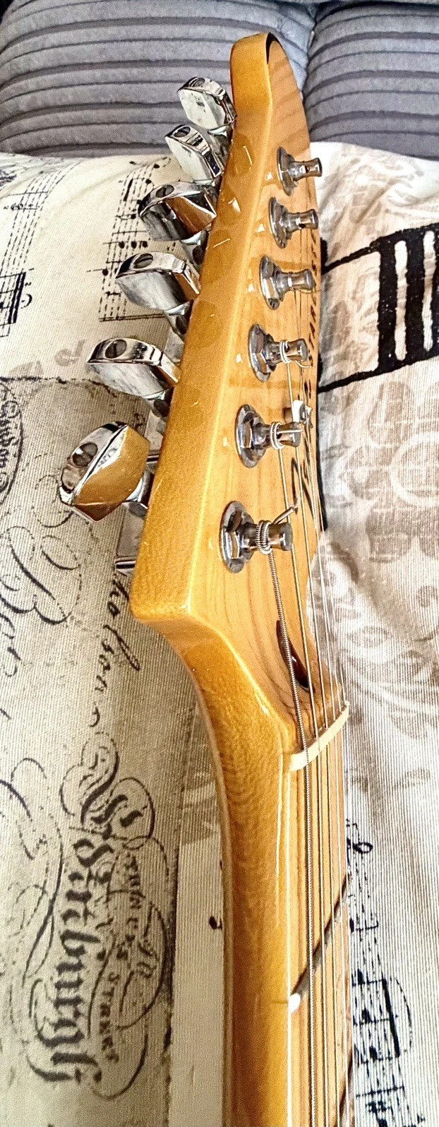 Fender Modern Player Starcaster (Natural Finish)