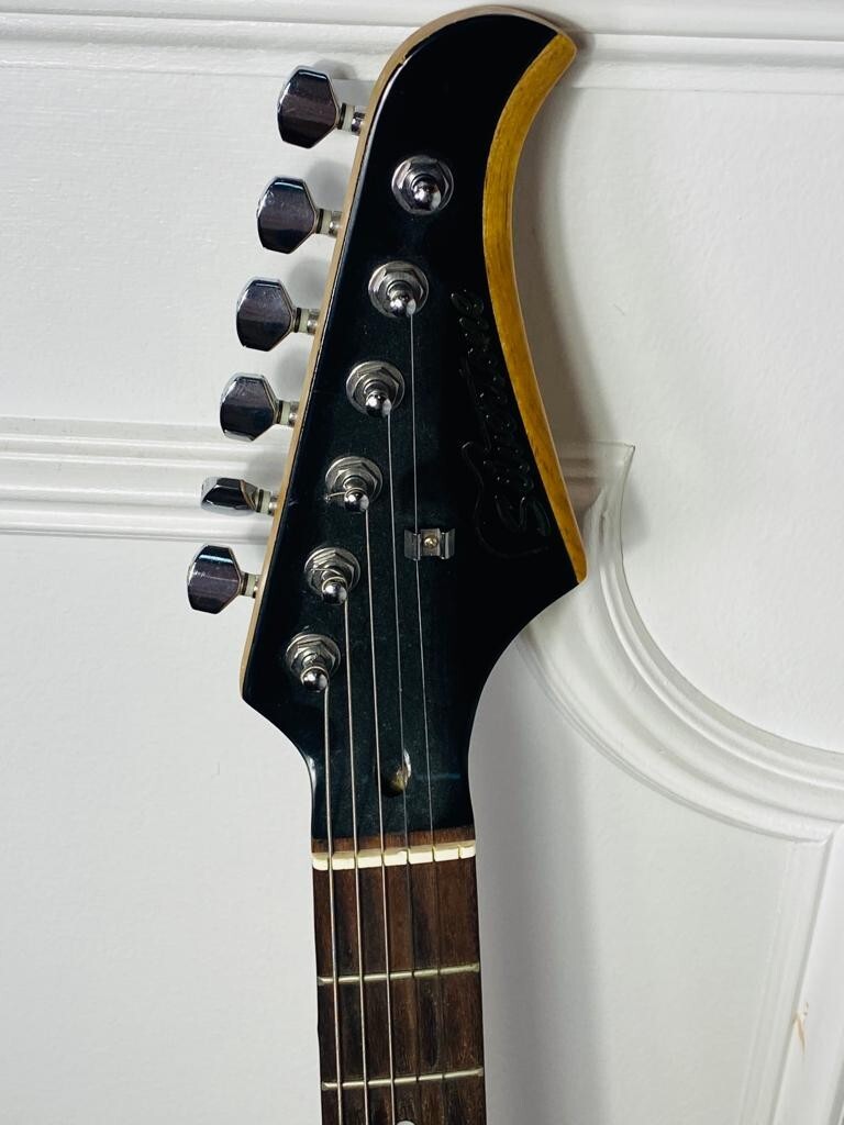 Silvertone SS11 Electric Guitar with Case