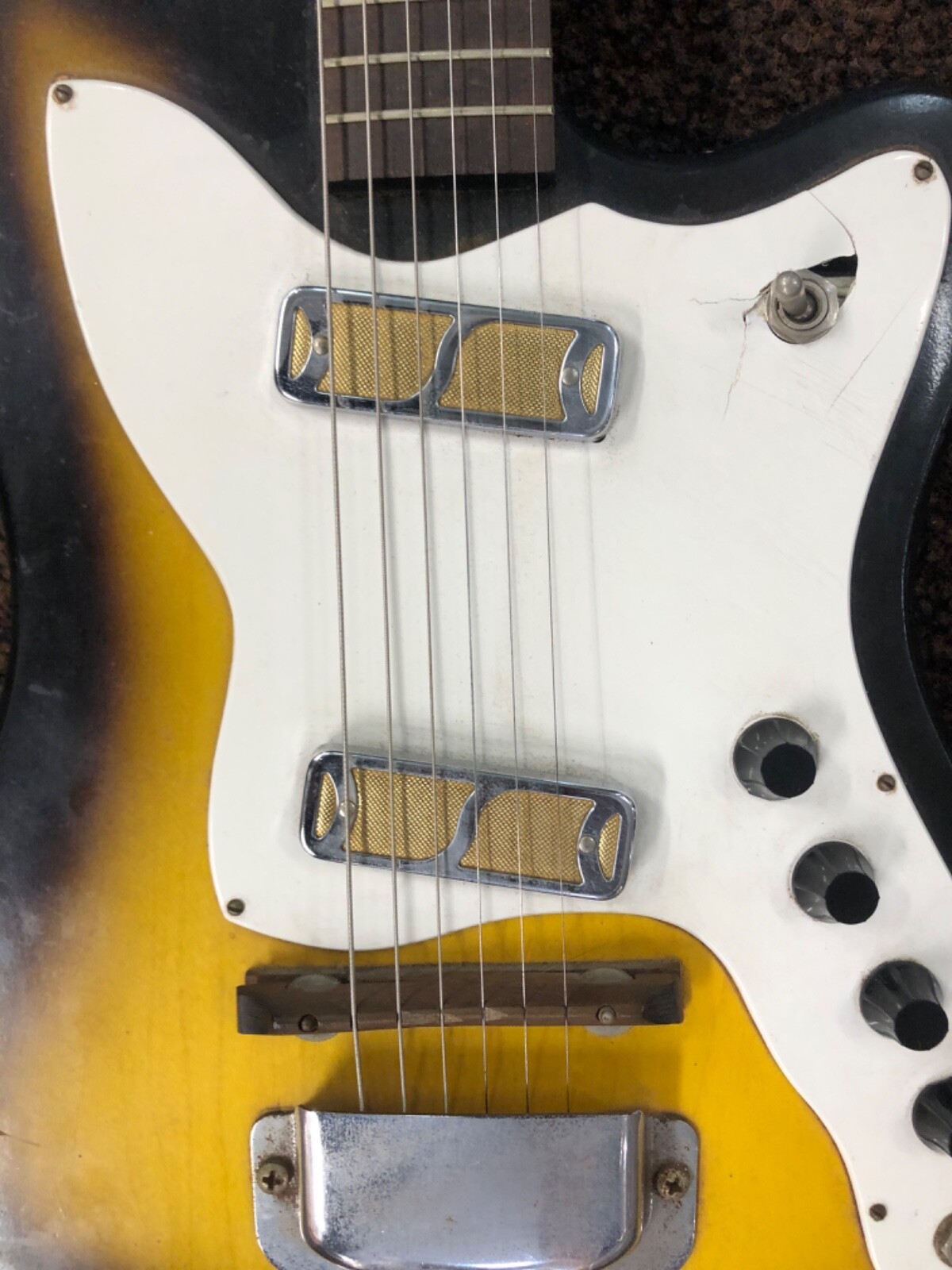 Harmony H15 Bobkat – Shaded Walnut – USED = Super Cool