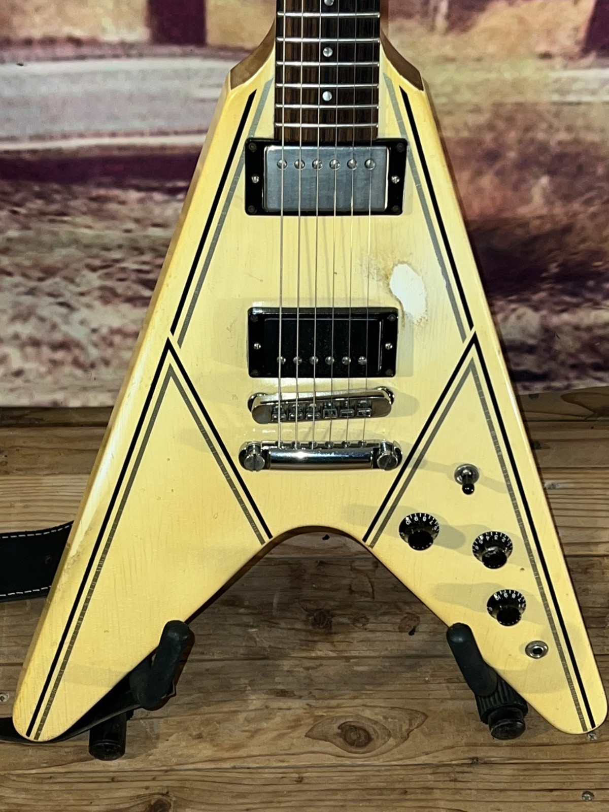 1984 Gibson Flying V Guitar designer with Hard Case