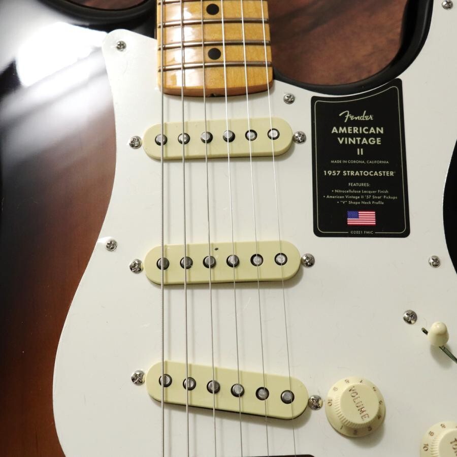 Fender / American Vintage II 1957 Stratocaster Maple Fingerboard 2-Color Sunburs
