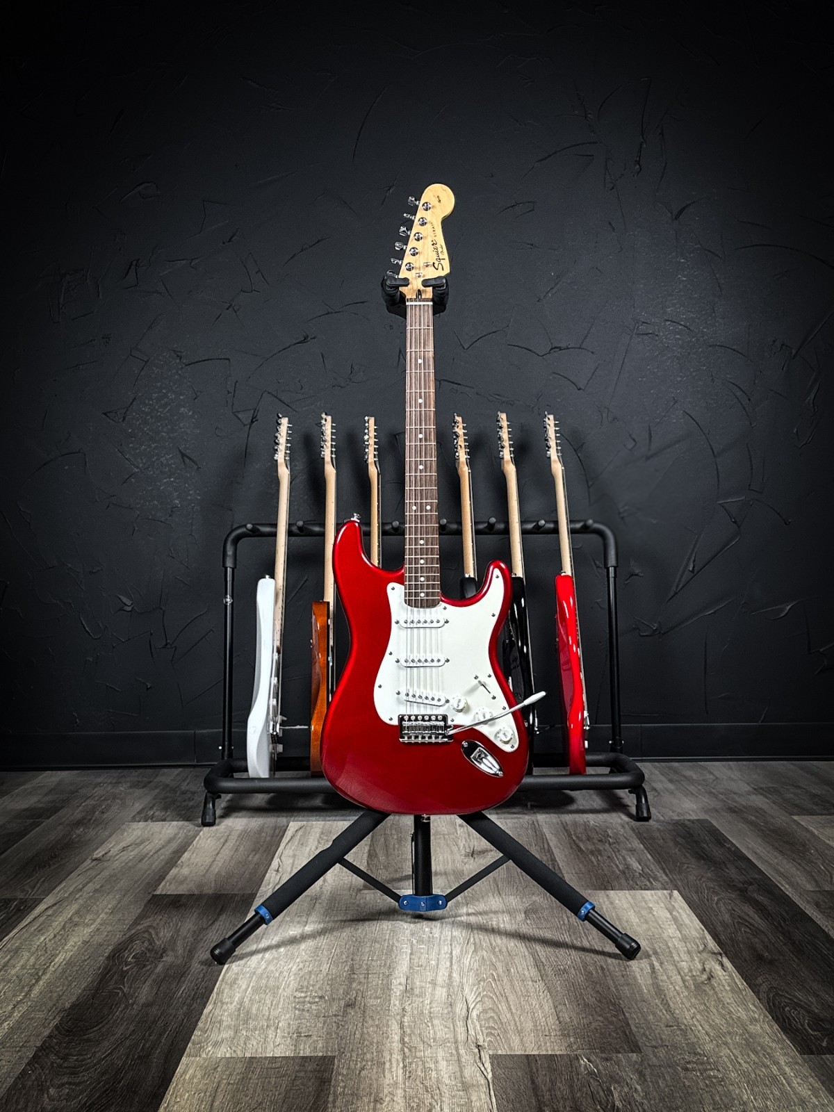 Squier Affinity Stratocaster – Candy Apple Red