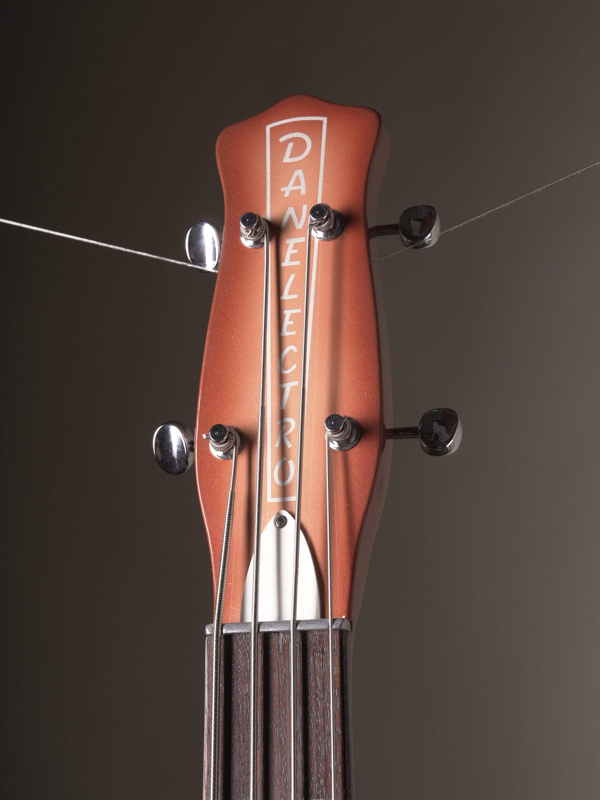 Danelectro ’59DC Long Scale Electric Bass – Copper Burst