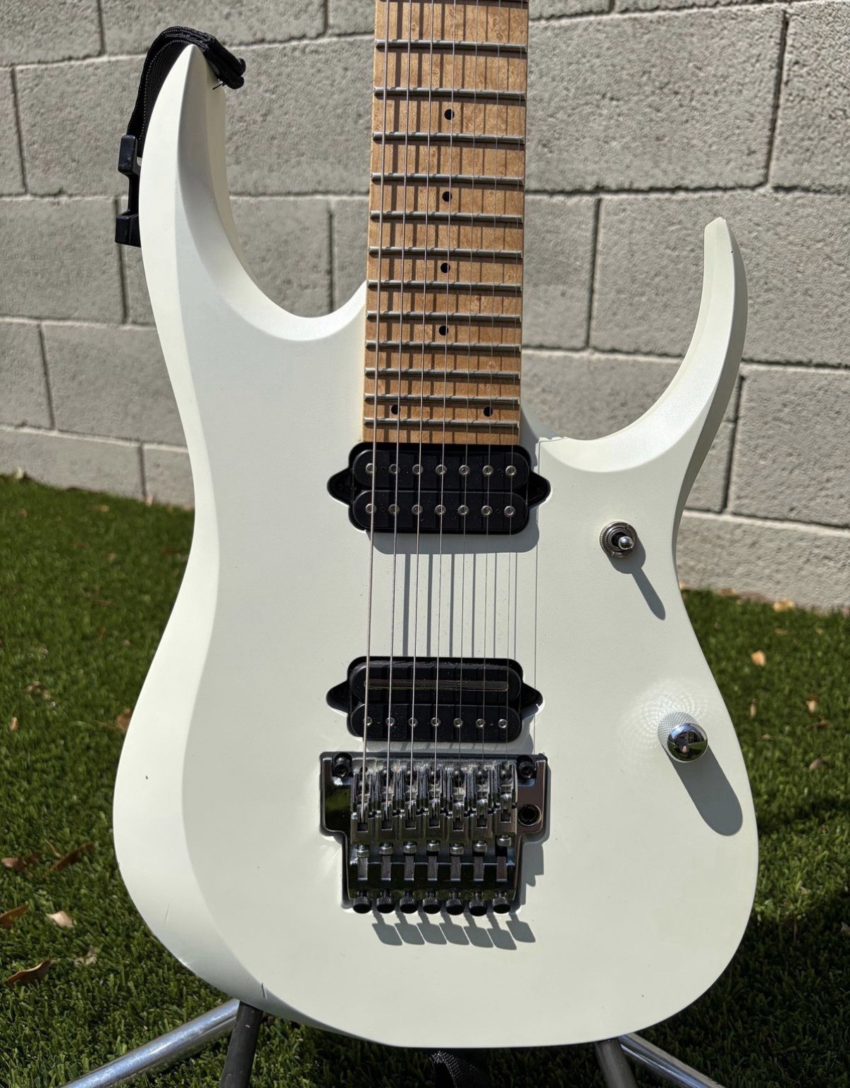 Ibanez RGD3127 Prestige 7-string guitar Pearl White Flat With Case