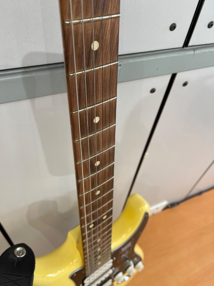 Fender Player Series Stratocaster HSH Electric Guitar Hialeah Yellow