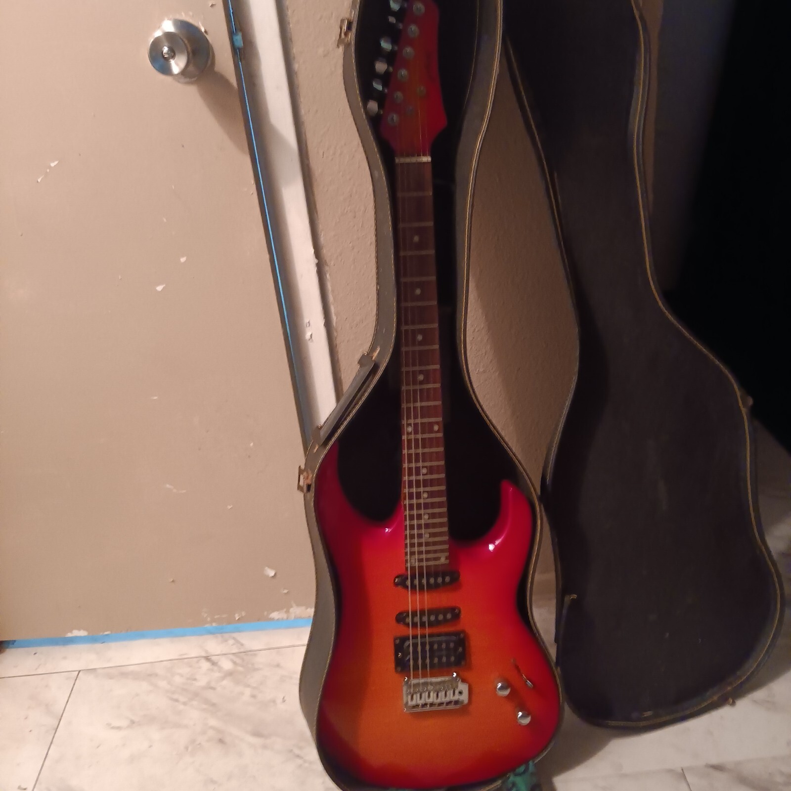 Arbor 6 String Electric Guitar