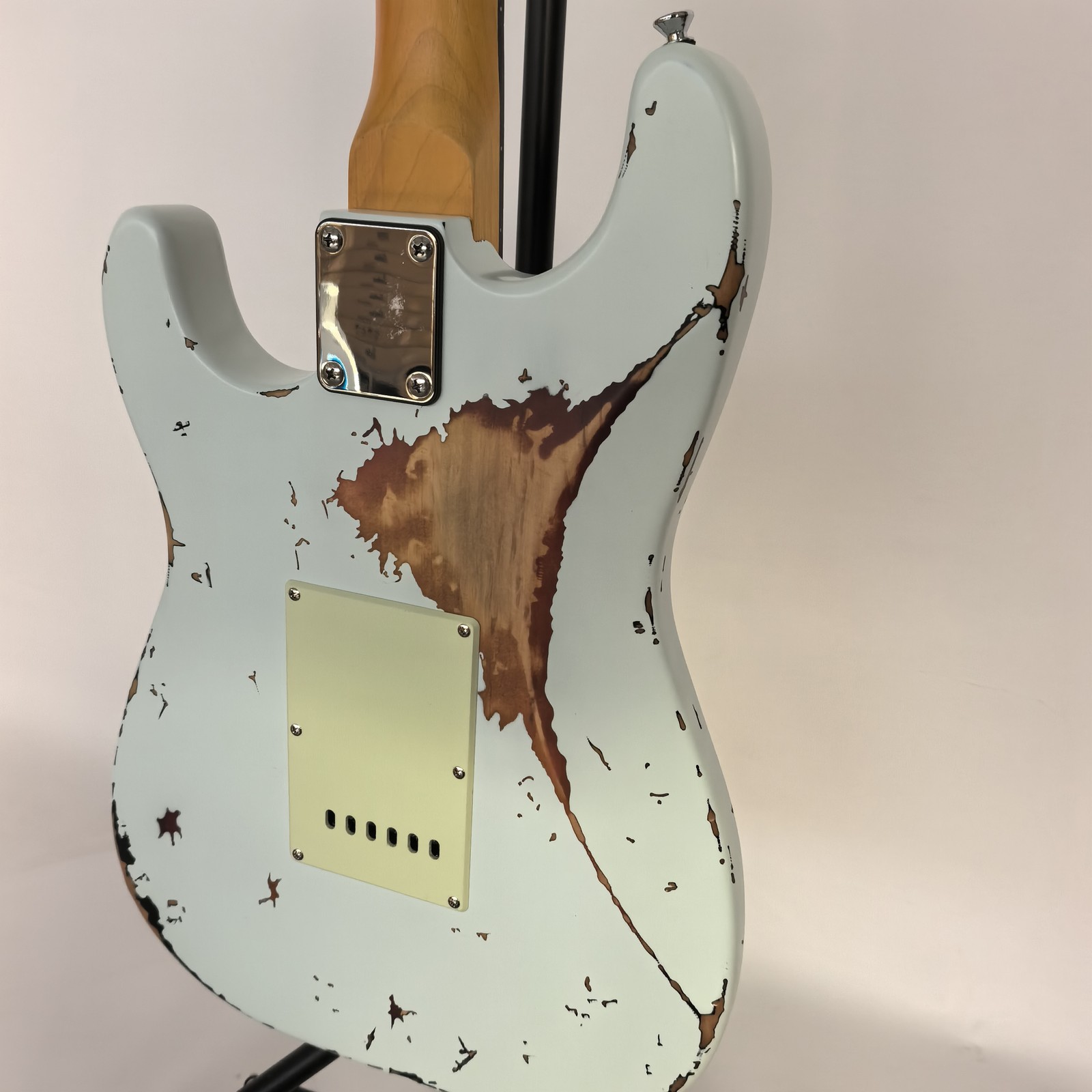 Heavy Aged ST Solid Electric Guitar Maple Neck Tremolo Bridge SSS Pickups