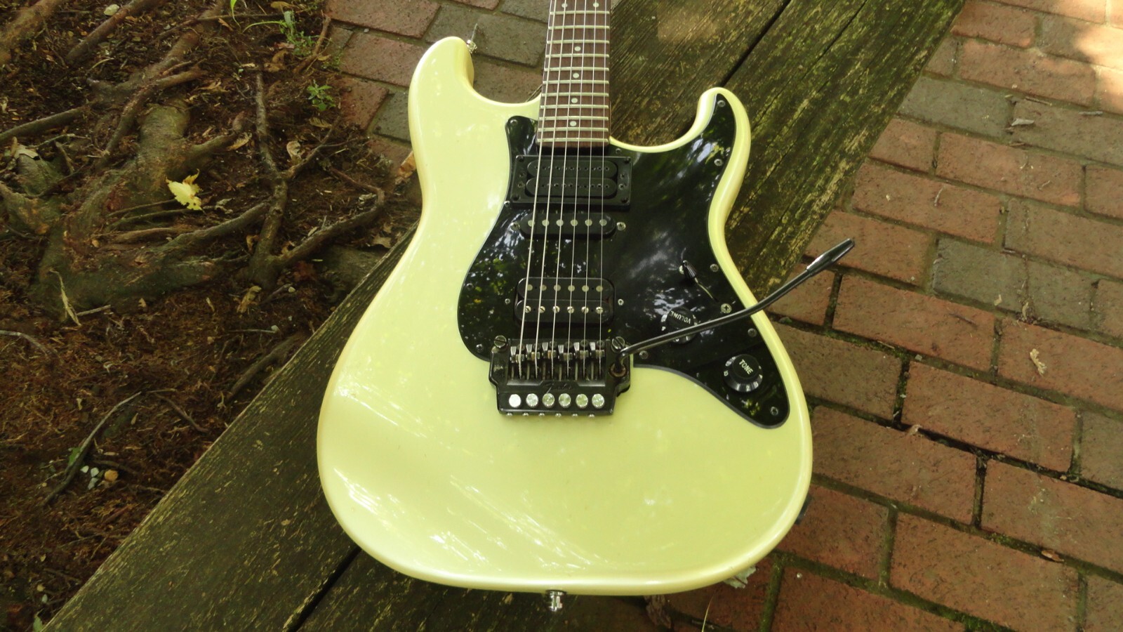 Fender 84-87 MIJ Contemporary stratocaster Pearl finish