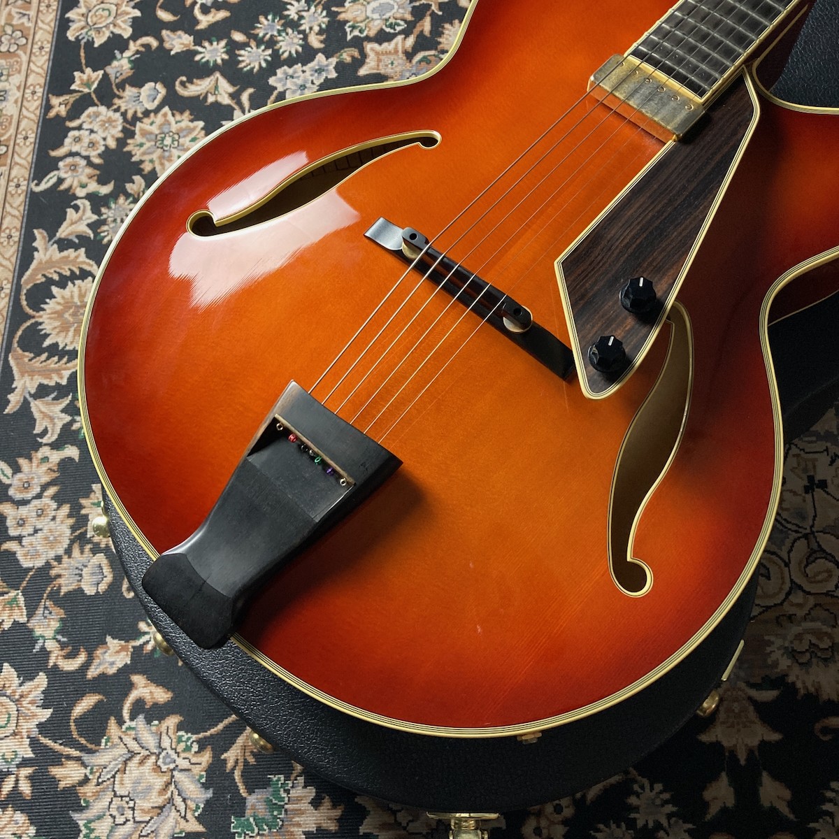 D’Aquisto DQ-NYE New Yorker Electric 17″ Almond Burst Used