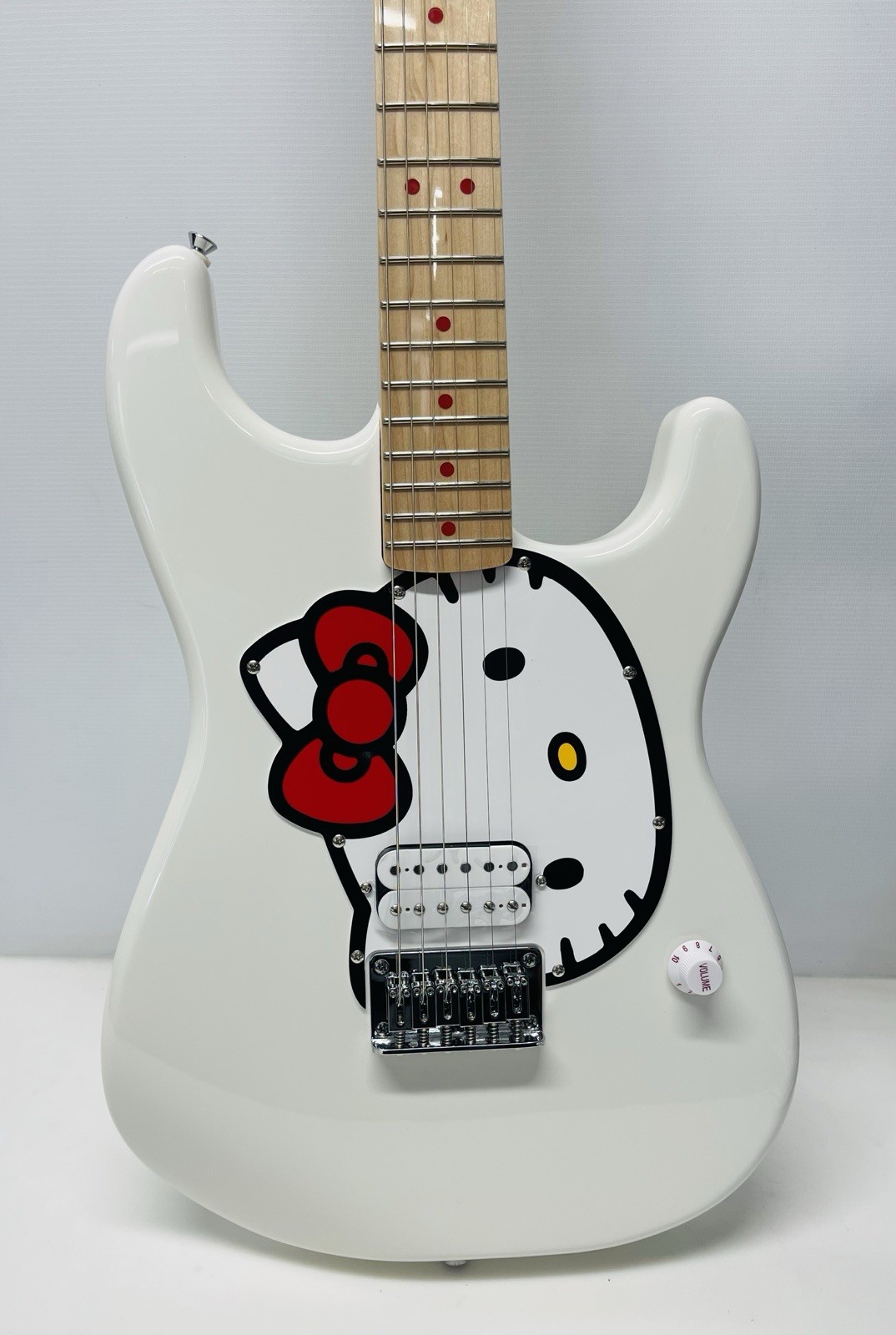 New Squier x Hello Kitty Stratocaster Electric Guitar – White W/ Gig Bag Free SH