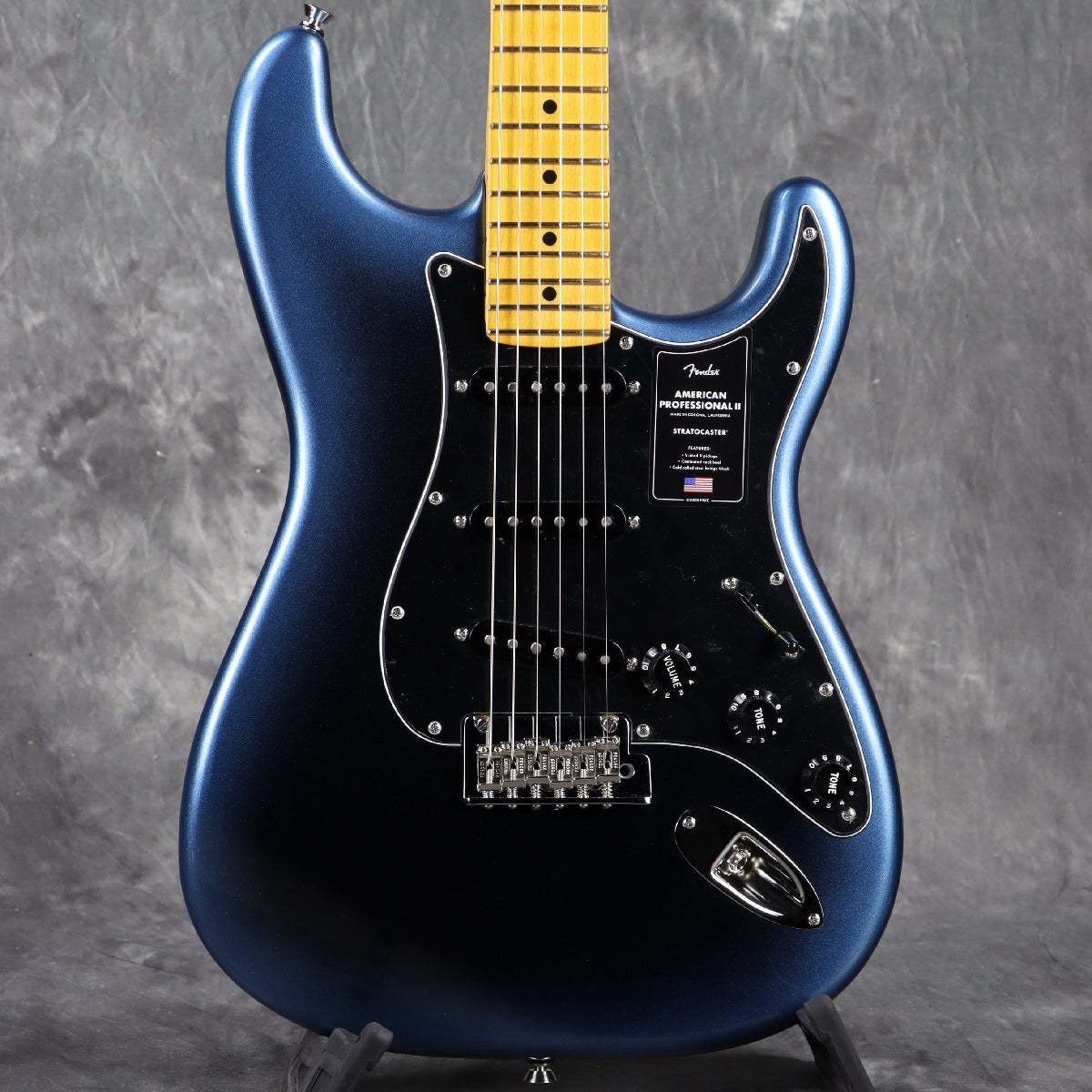 Fender American Professional II Stratocaster Maple Fingerboard Dark Night 3.4kg
