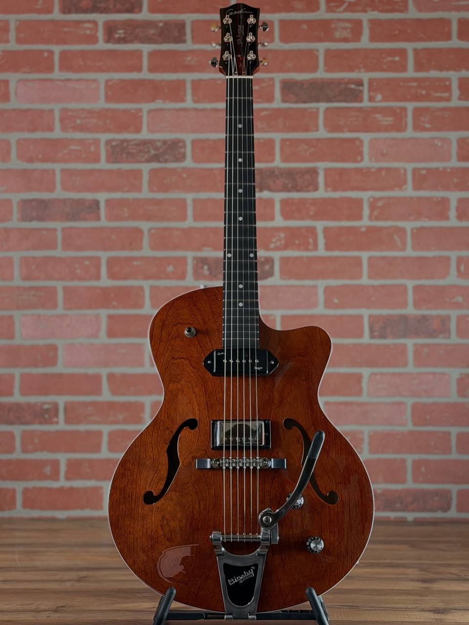 Godin 5th Avenue Uptown Custom Hollow-Body Electric Guitar – Havana Brown