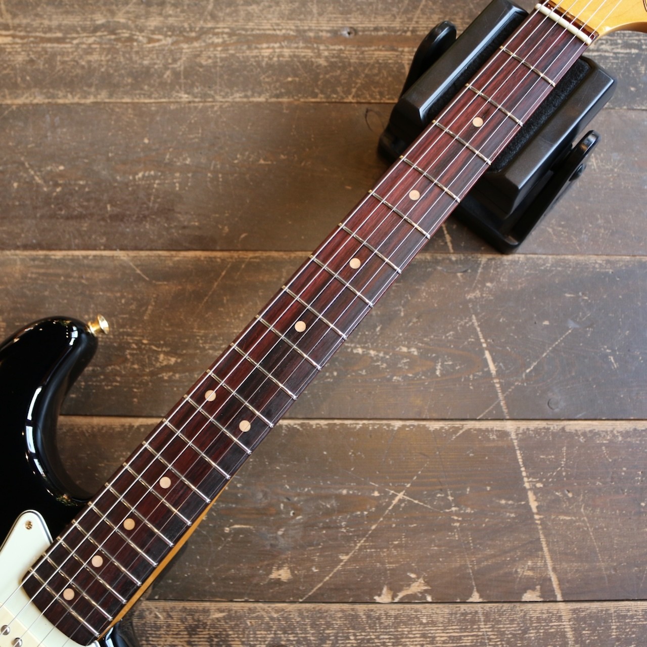 Fender Limited Edition American Vintage II 1961 Stratocaster Gold HW Black