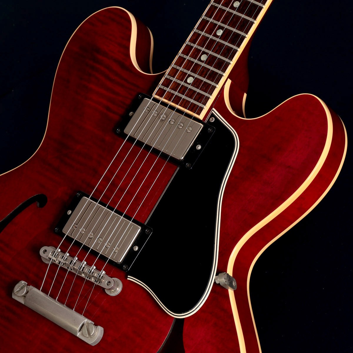 Gibson Memphis ES-335 Dot Reissue Figured Cherry Gibson [00079701]