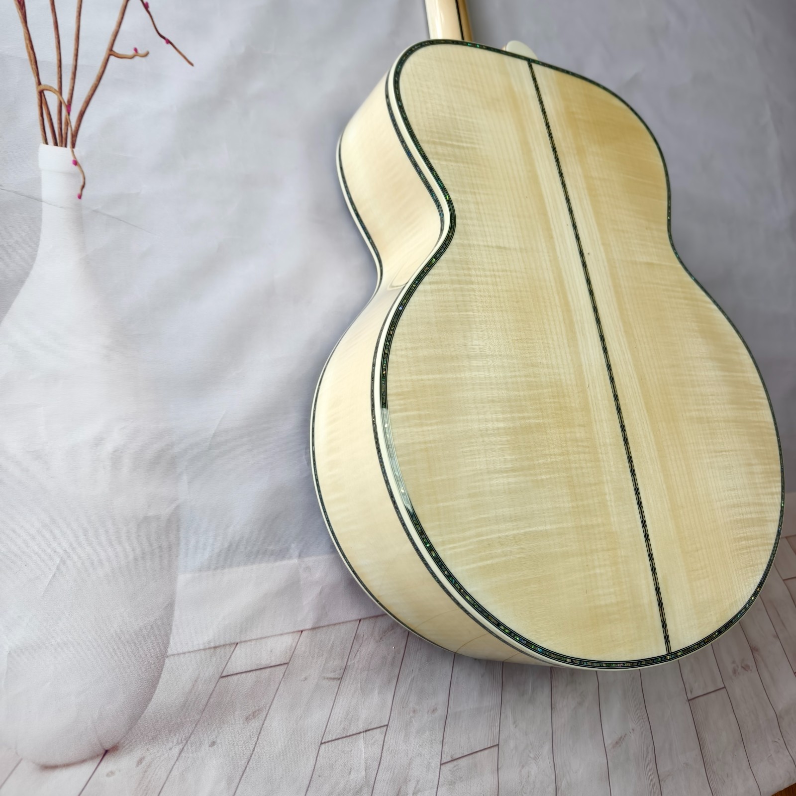 Natural Finish SJ-200 Style Jumbo Acoustic Guitar, Spruce Top & Abalone Inlays