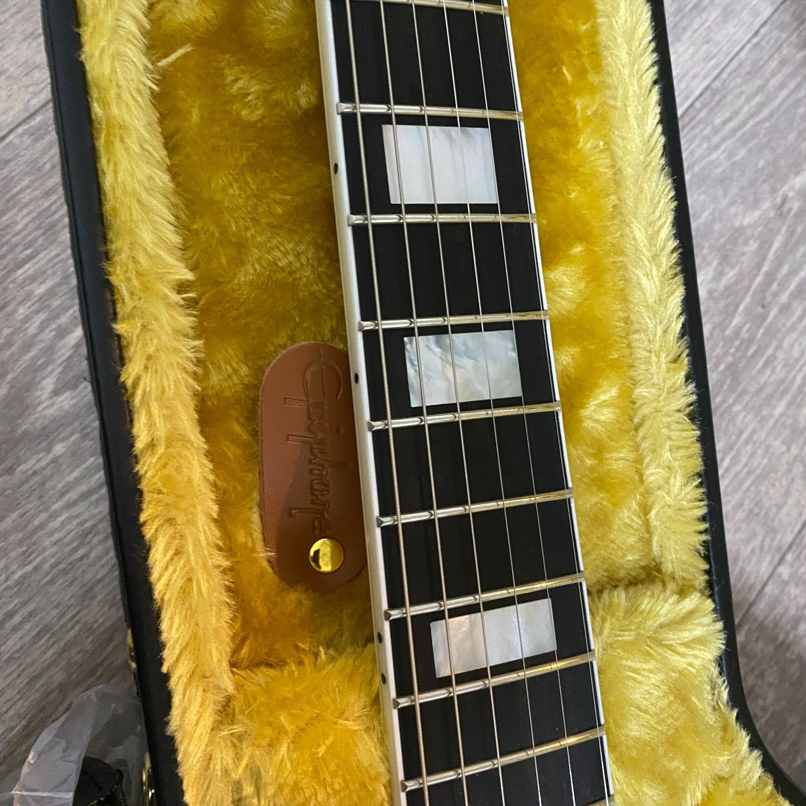 Epiphone Inspired by Gibson Custom 1963 Les Paul SG Custom with Maestro Vibrola