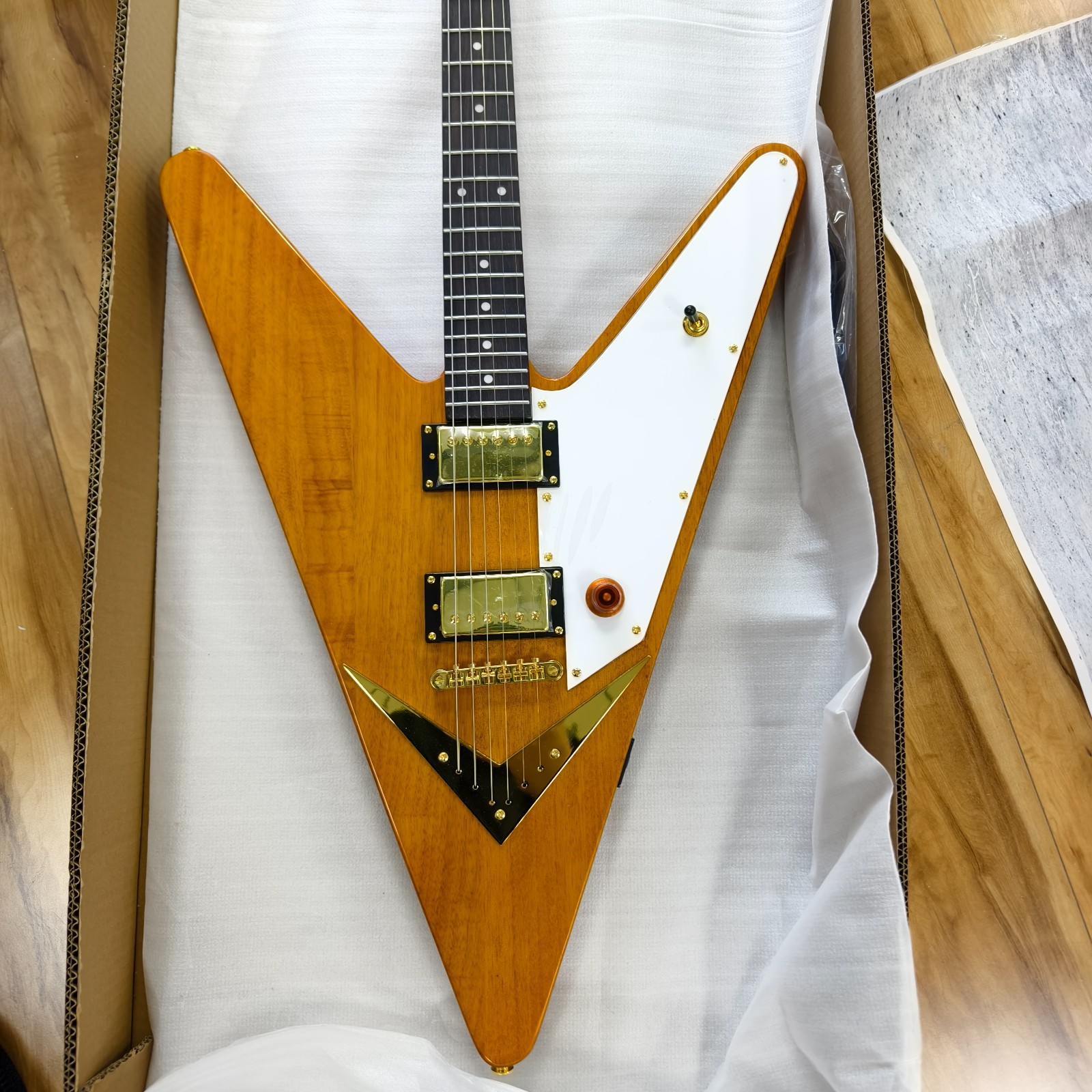 Flying V ’58 Reissue Natural Korina Vintage Electric Guitar Gold Hardware