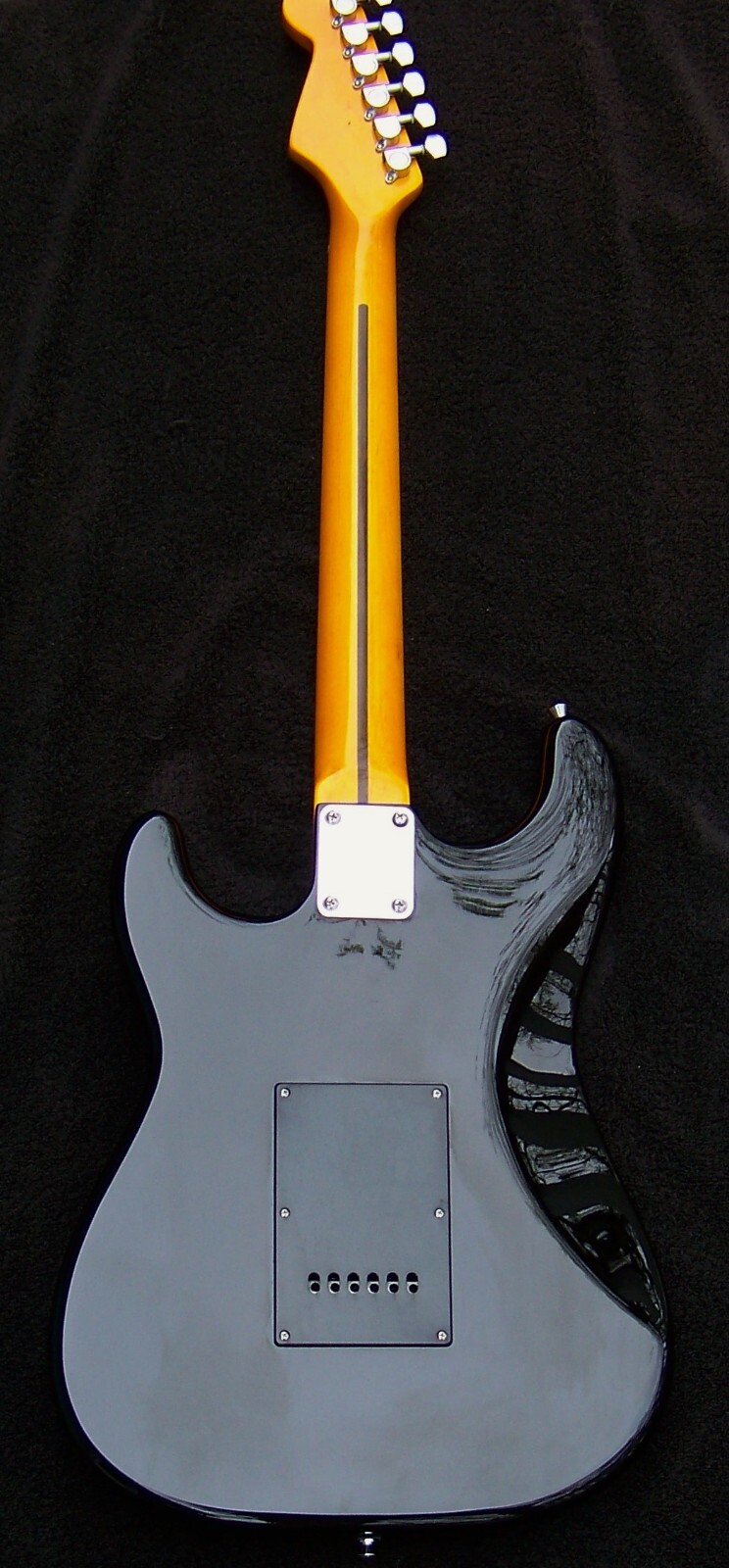 Classic Strat+Bound Rosewood/Maple Neck+7 Sound Switch+T-Bleed+MORE….