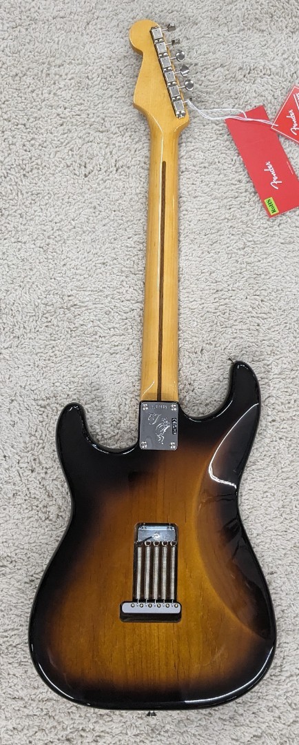 Fender Eric Johnson Signature Stratocaster guitar, Maple Neck, 2 Color Sunburst
