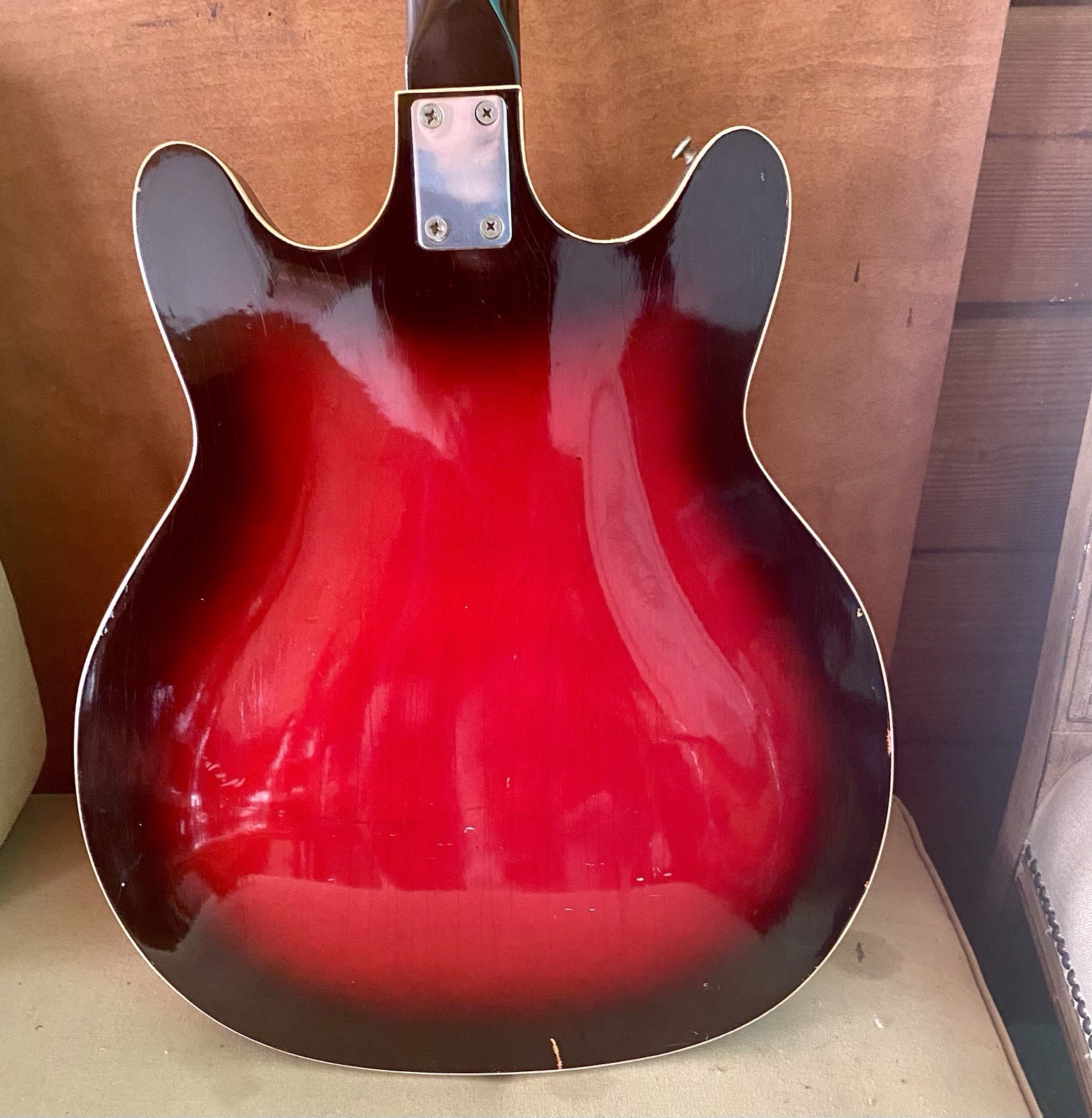 SUPRO CROYDON VINTAGE ELECTRIC GUITAR