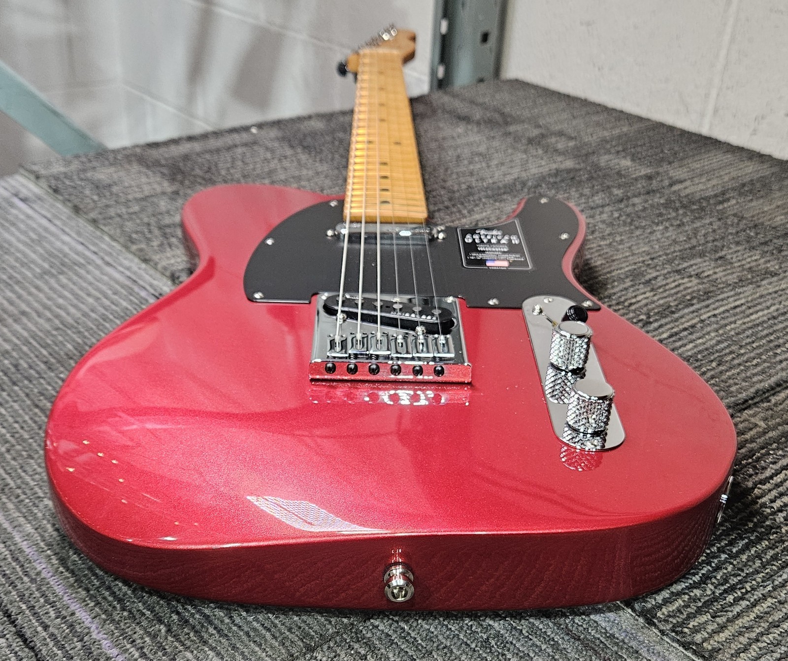 Fender American Ultra II Telecaster Maple – Sinister Red with Hard Case