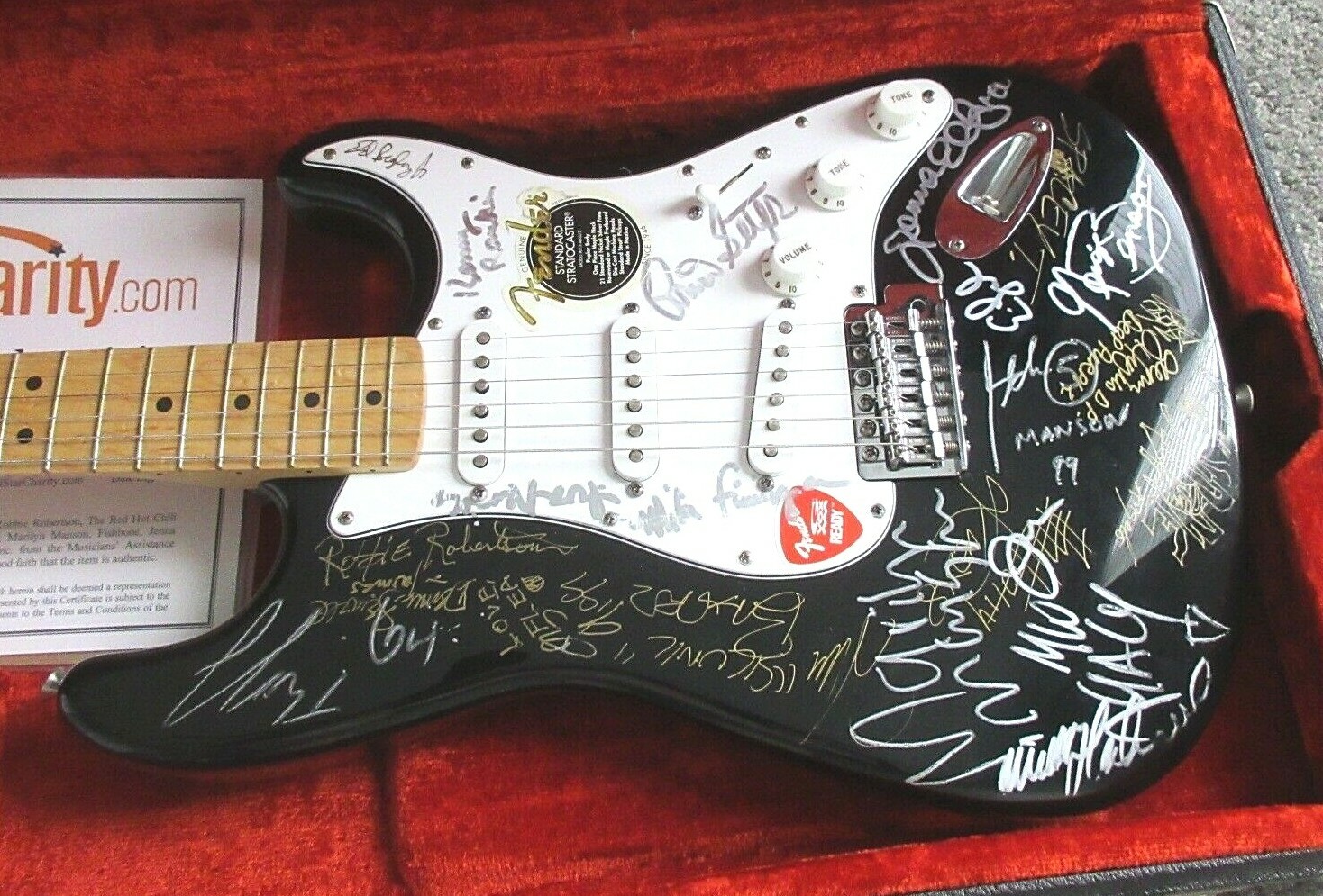 FENDER STRAT GUITAR MULTI-SIGNED MARILYN MANSON RED HOT CHILI FISHBONE SETZER +