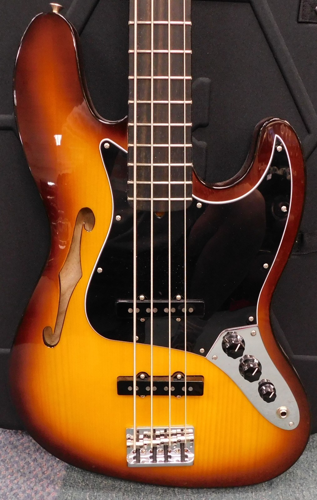 Fender Limited Edition Suona Jazz Bass Thinline – Ebony Fingerboard Violin Burst