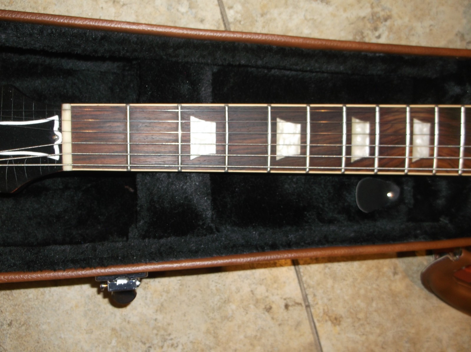 50`s Style LP Custom guitar with upgrades ! Hardshel Case