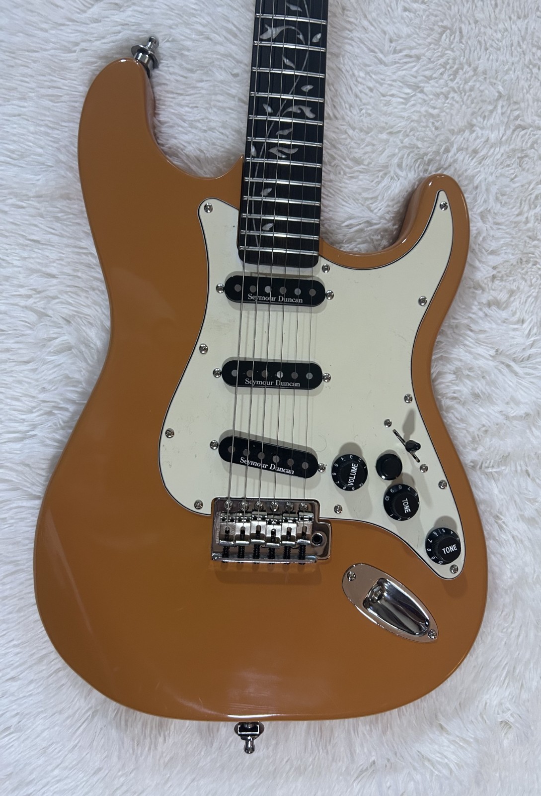 Butterscotch Stratocaster, Vine Inlays, Seymour Duncan Pickups, Blender Mod