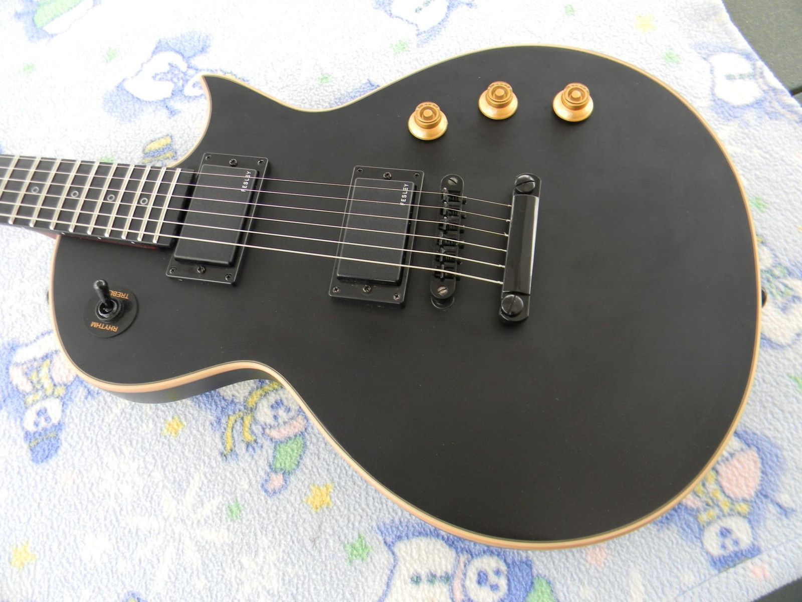 Fesley LP , Bound Flat Top, Capacitor Upgraded, Black Hardware, Cool