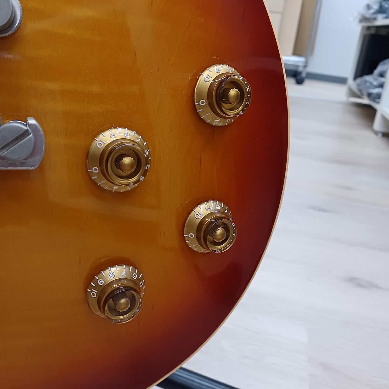 [Gibson] Les Paul Standard 1950s Sunburst Made in USA 2004 Solid Electric Guitar