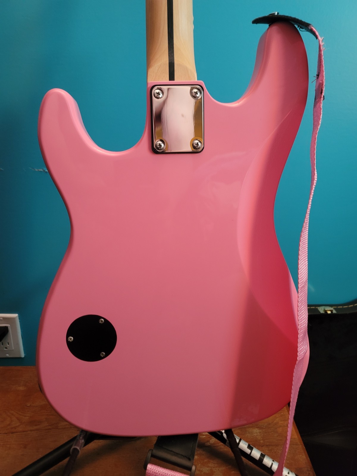 Fishbone Hello Kitty Pink Electric Guitar 6-String Solid Body w/Gig Bag & Strap