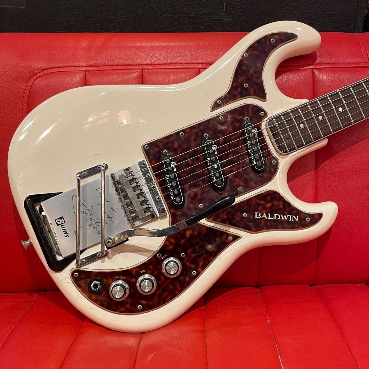 Burns London Model 524 Hank Marvin 1967 Vintage Electric Guitar w/Case