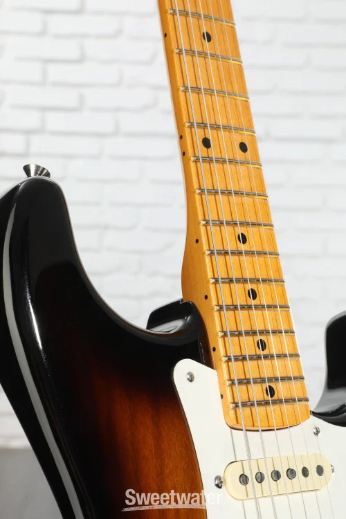 Fender Stories Collection Eric Johnson 1954 “Virginia” Stratocaster – 2-Tone