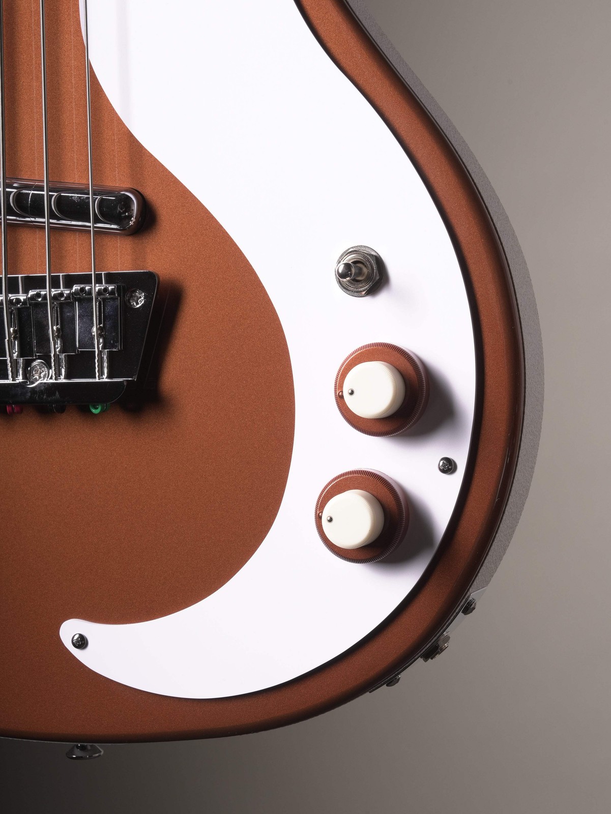 Danelectro ’59 DC Short Scale Electric Bass – Copper
