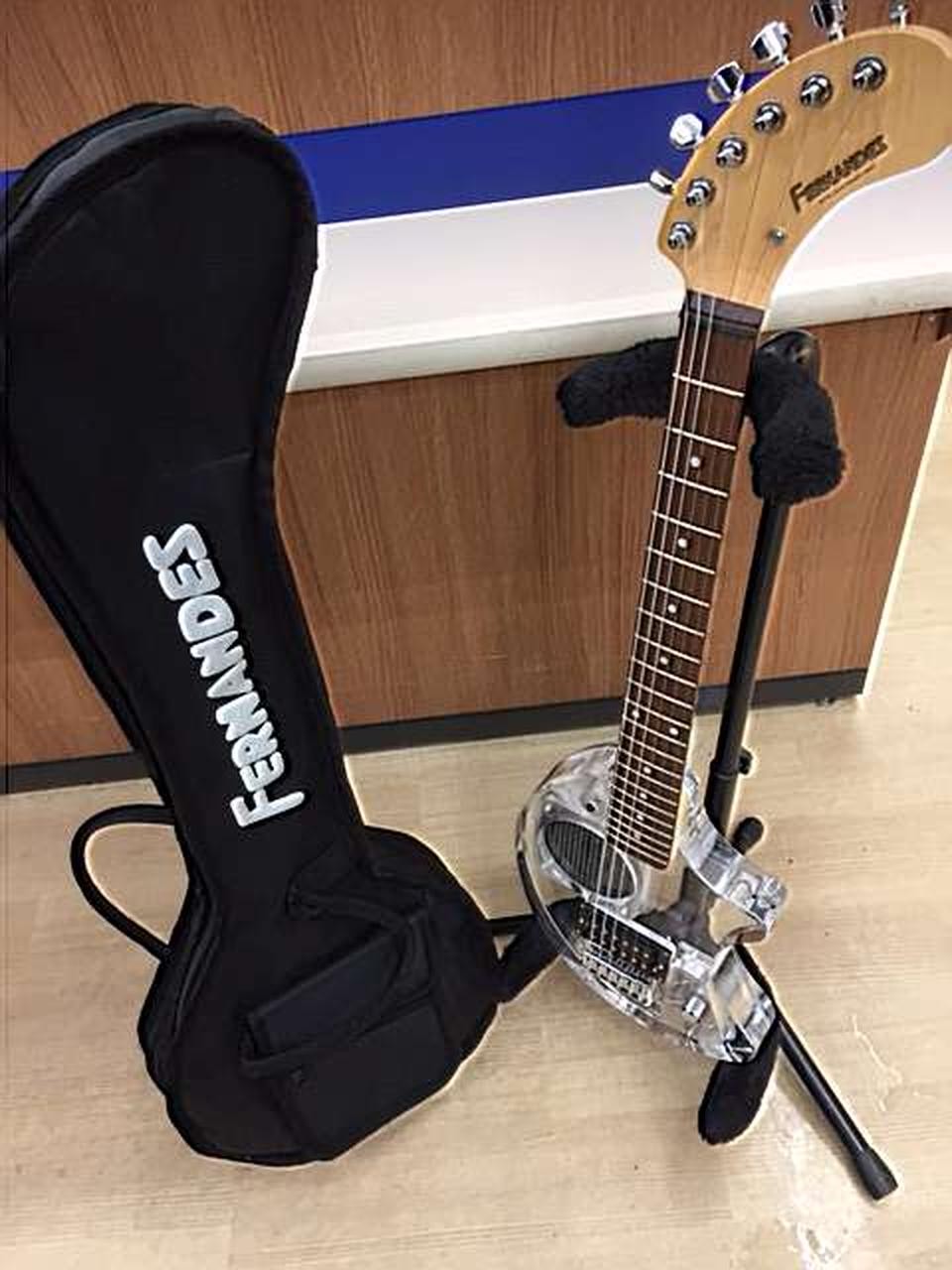 Fernandez ZO-3Z guitar with built-in amplifier