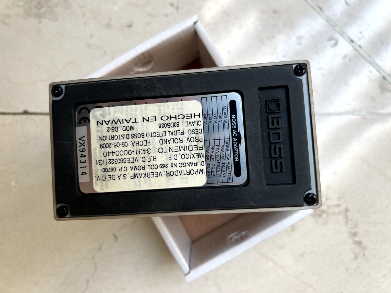 Guitarra Eléctrica Yamaha ERG 121C (equipo completo y accesorios).