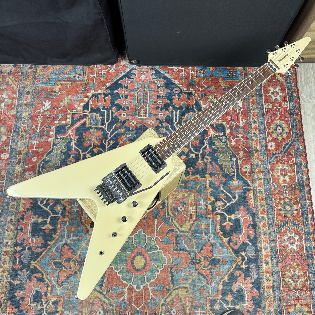 Fernandes Flying V Model BSV-70 Short Scale Heavy Metal Version – 1985