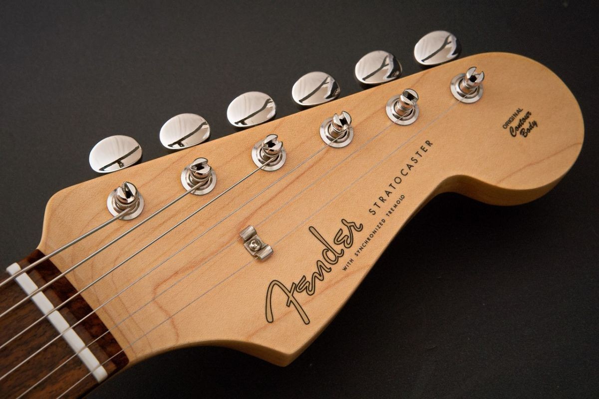 Fender / FSR Made in Japan Traditional II 60s Stratocaster -Fiesta Red-