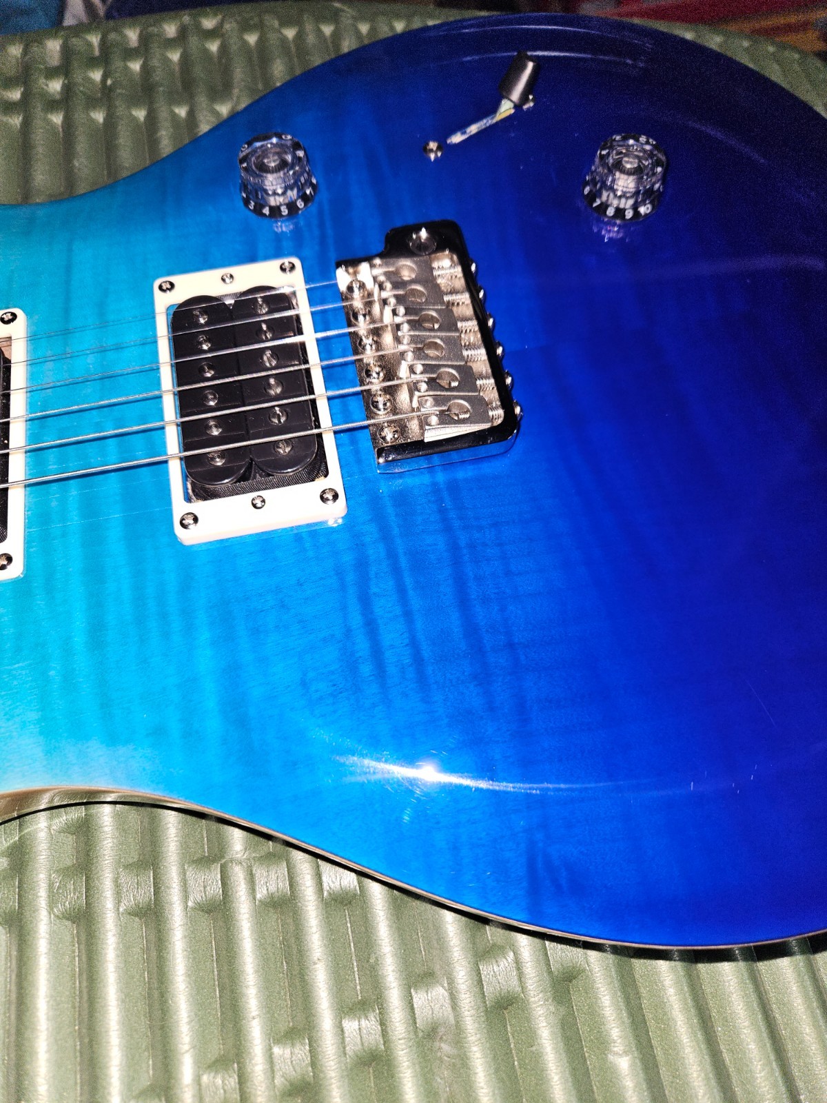 New PRS SE Custom 24 Rare Limited-Edition Electric Guitar Blue Fade