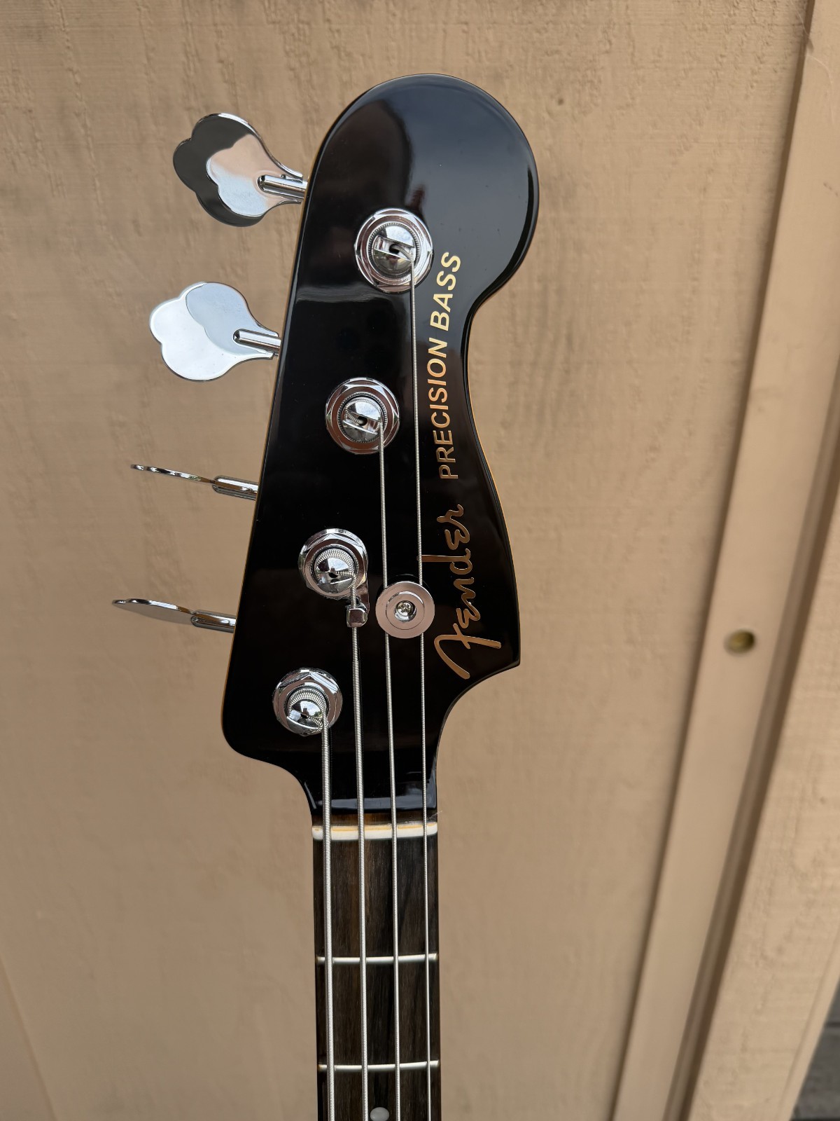 Fender Limited-Edition American Ultra Precision Bass Guitar Tiger’s Eye