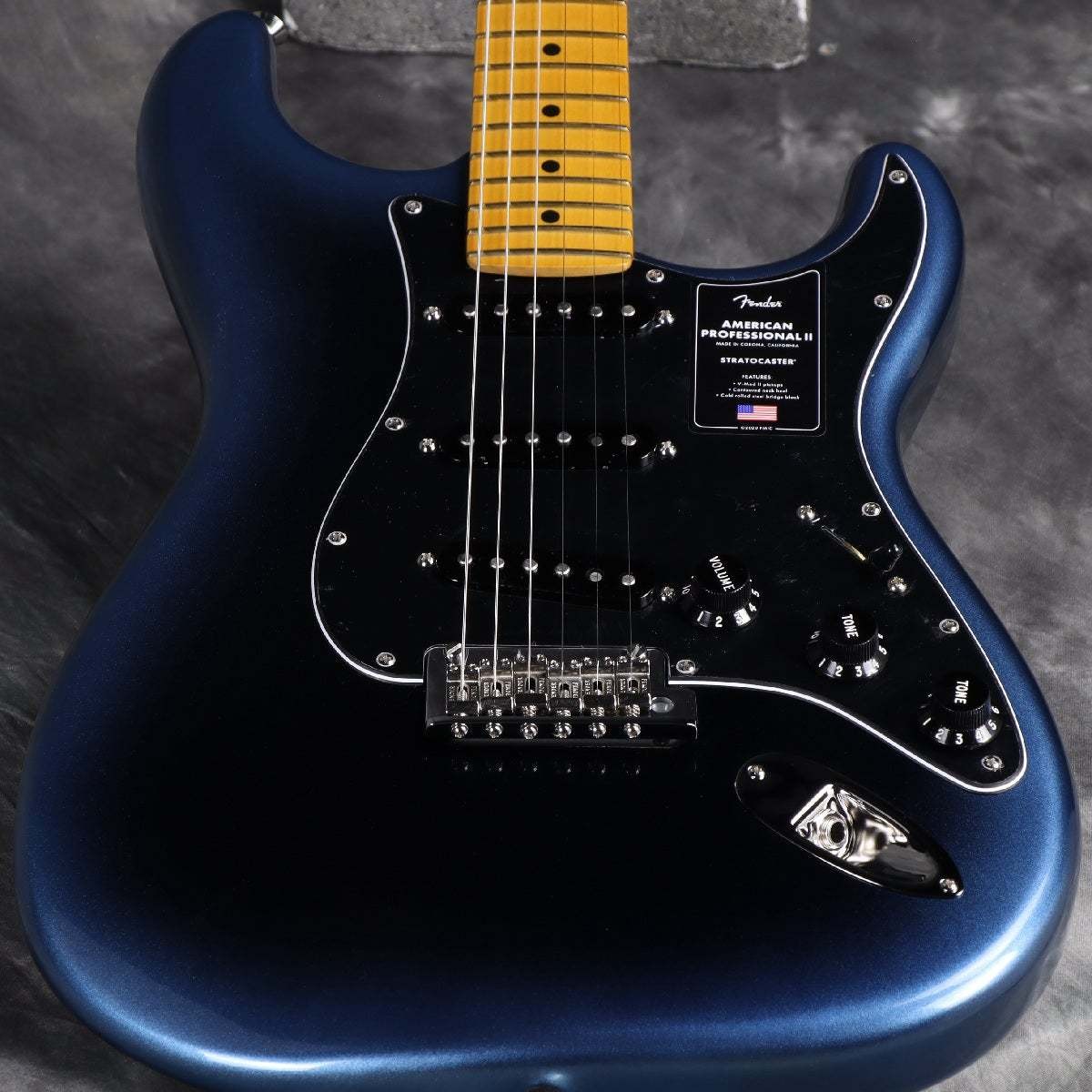 Fender American Professional II Stratocaster Maple Fingerboard Dark Night 3.4kg