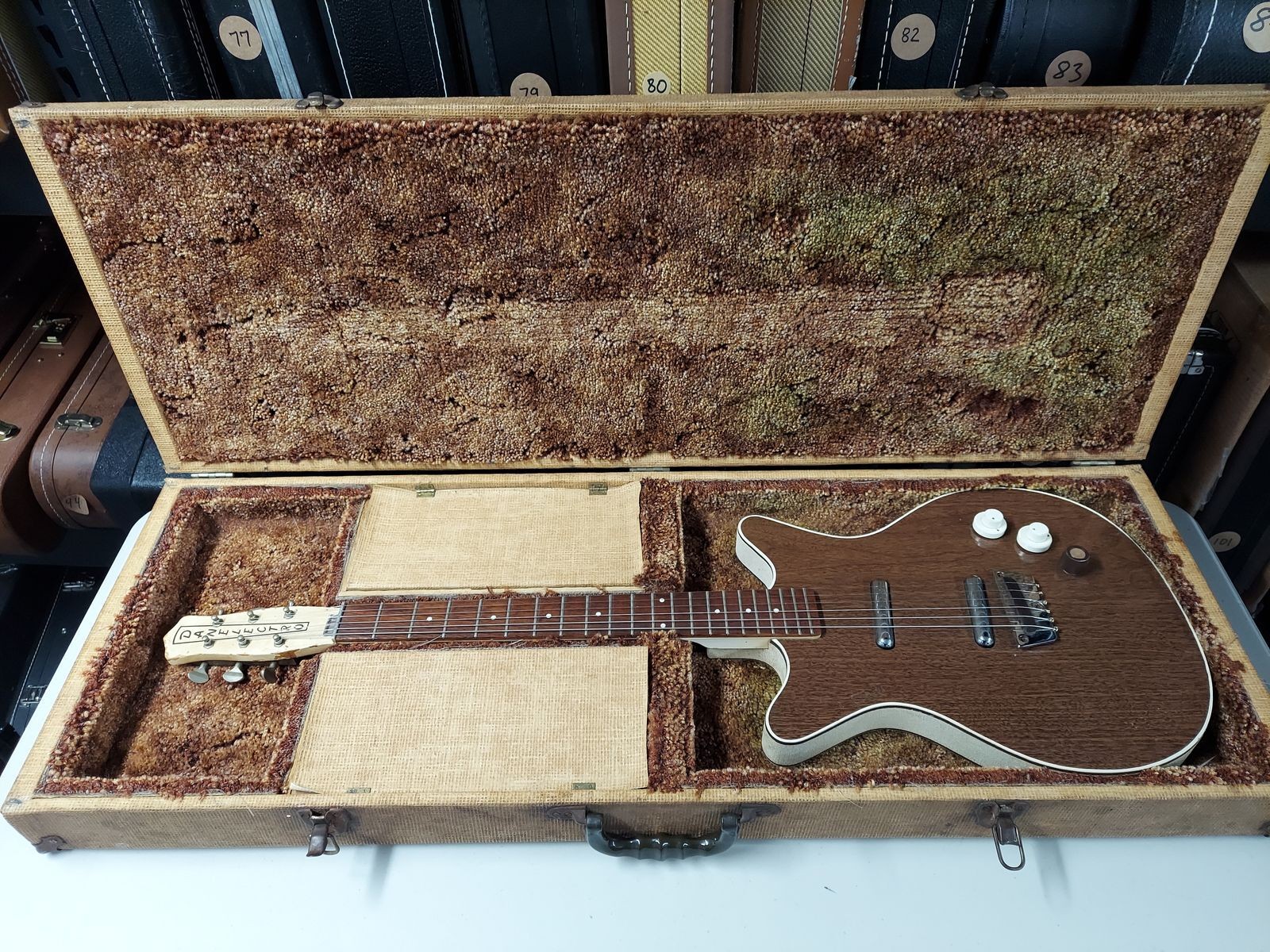 1964 Danelectro Deluxe Model 6027 SUPER RARE GUITAR! Fun Player (204)