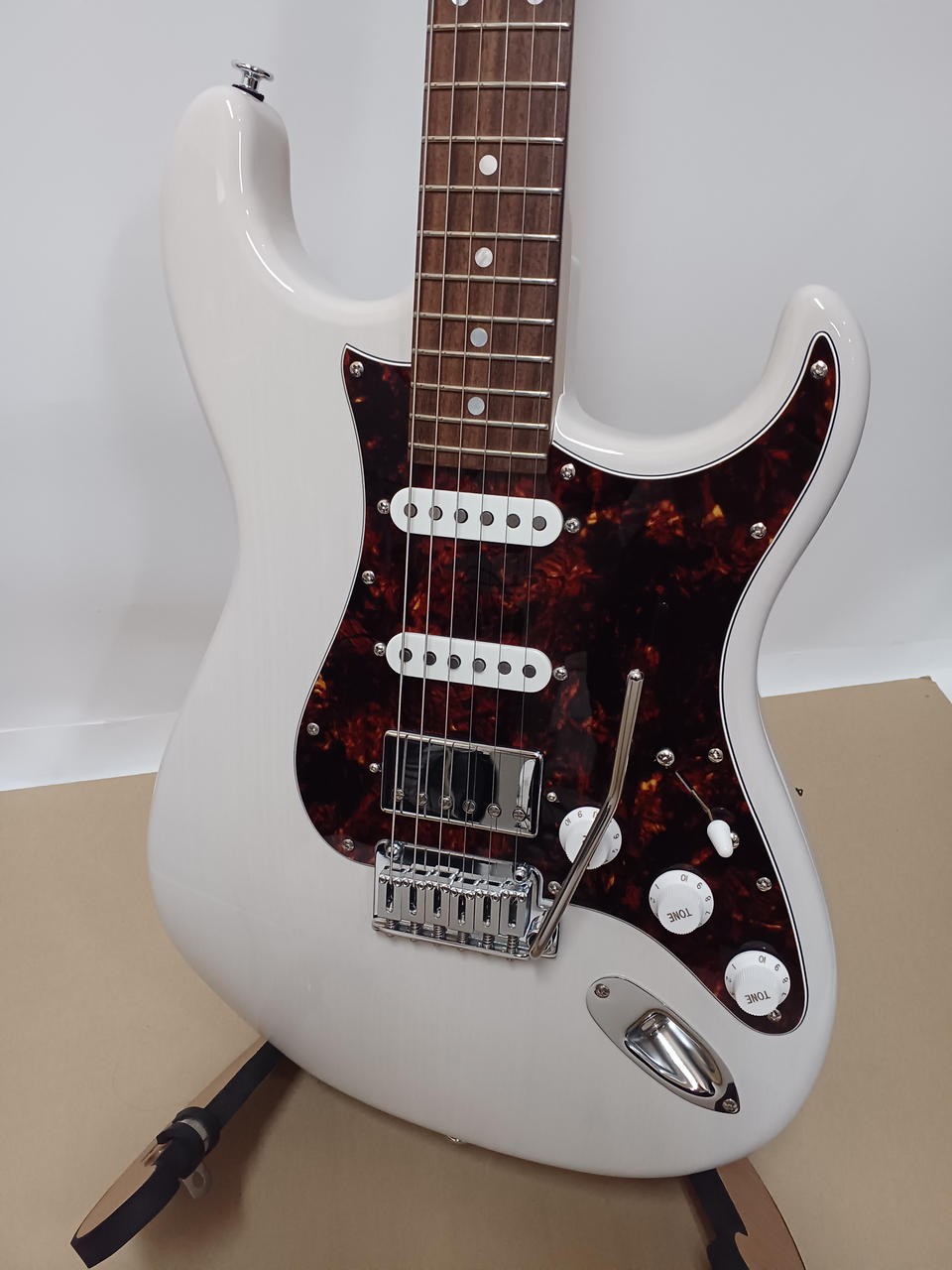 Momose Modern Virtuoso MC2-MV/R WBD Ash Body Quartersawn Maple Rosewood