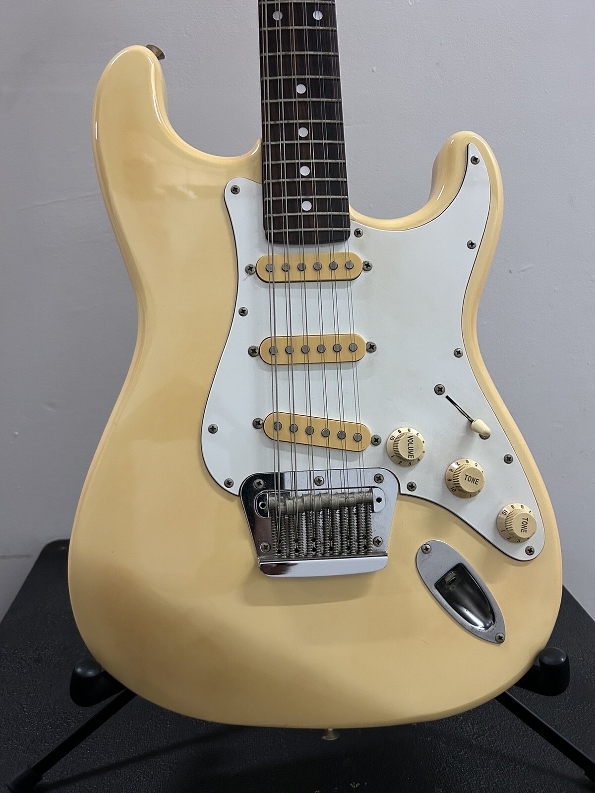 1990 Fender Japan Stratocaster XII 12-String Electric Guitar Olympic White
