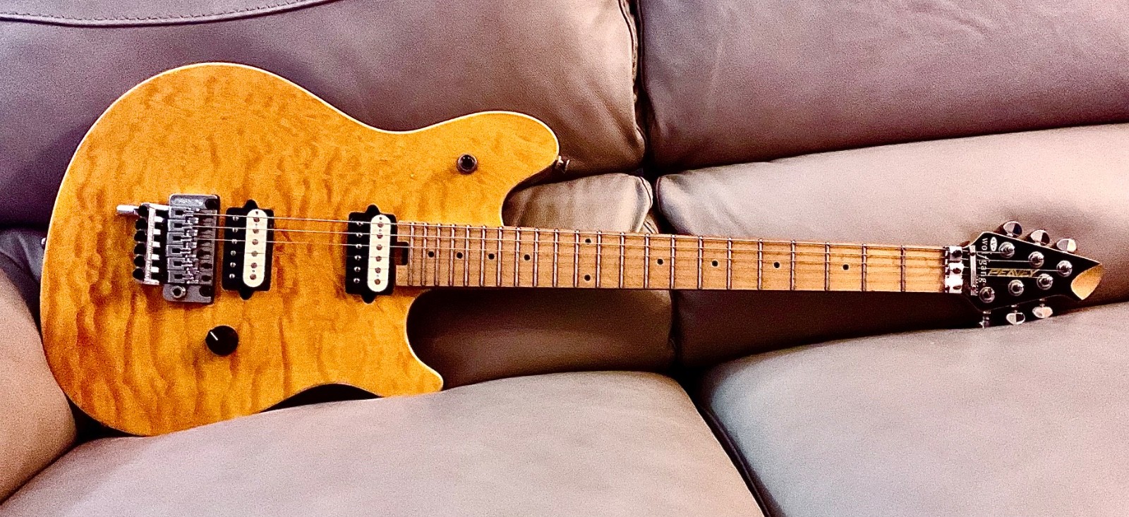 AMBER (YELLOW-ORANGE) PEAVEY WOLFGANG SPECIAL EXP(?) WITH PEAVEY HARD-SHELL CASE