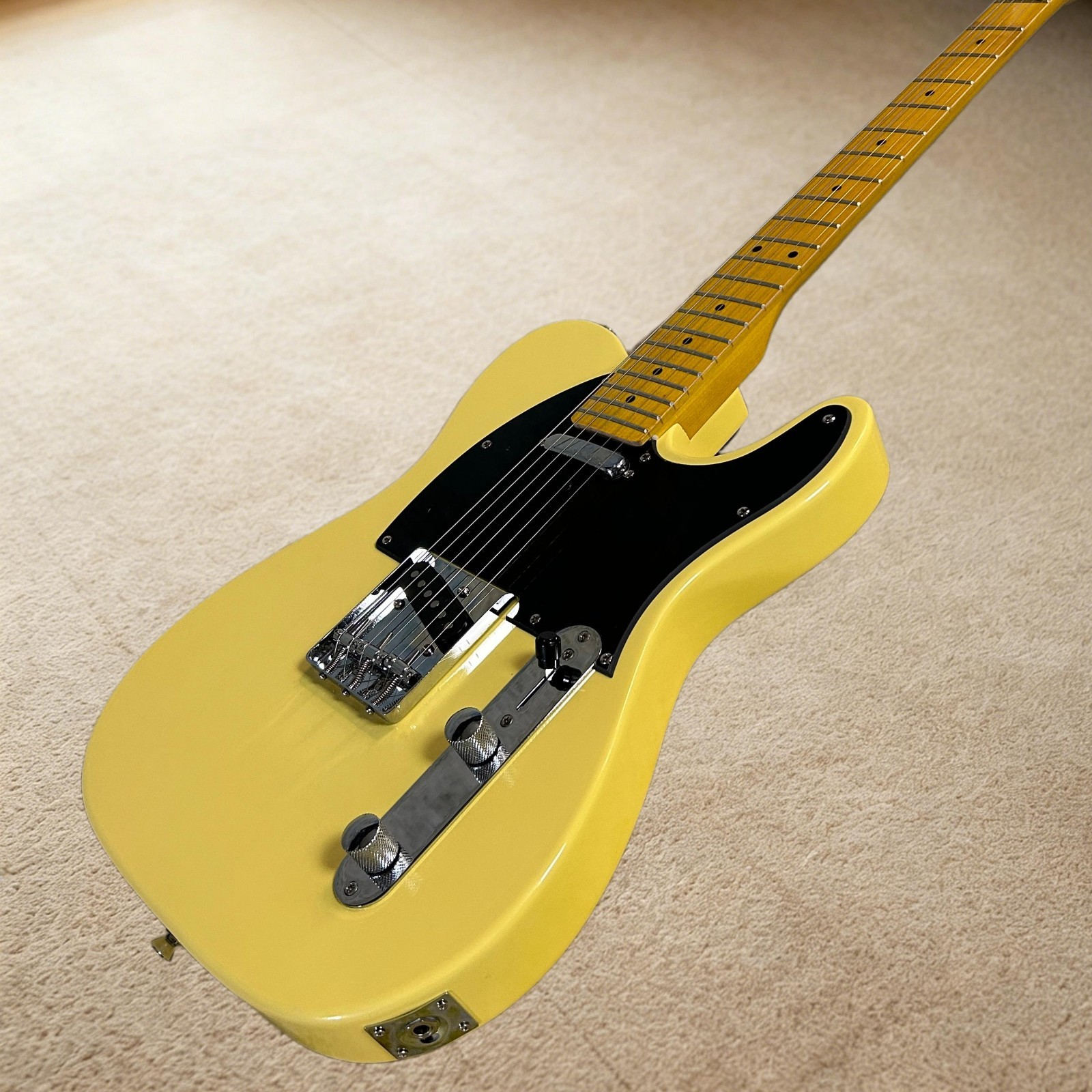 Electric Guitar Cream Yellow Color Mahogany Body Maple Fretboard Tele Guitar